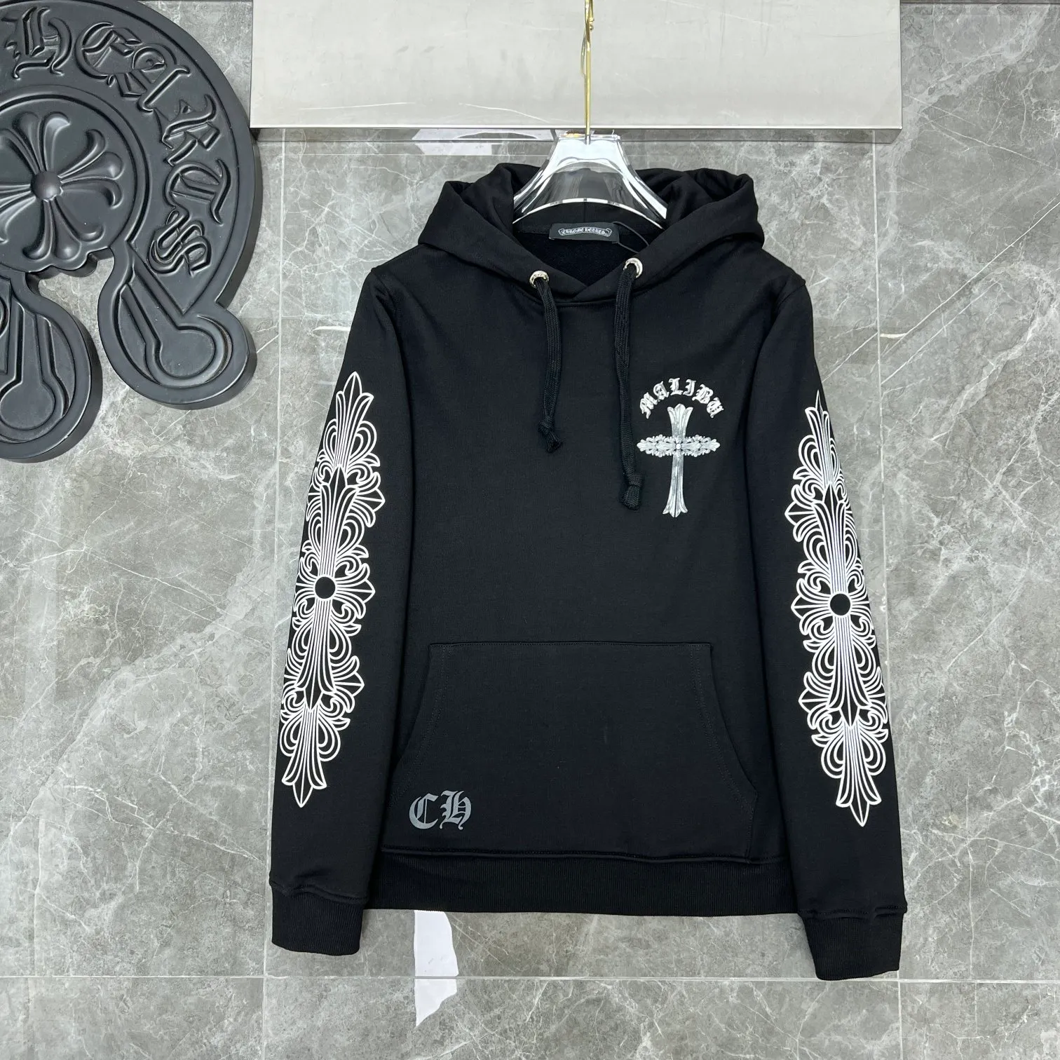 P246 Chrome Hearts Autumn and Winter 2025 Counter Synchronization ❤️ Crow Graffiti Big Horseshoe Hand-painted Luminous Hooded Sweatshirt Improved customized version 1:1 high-gram weight high-quality fabric Recommended color: black Size: S, M, L, XL
